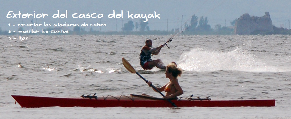 Chesapeake 16 LT, kayak de madera navegando por la bahía de los Alfaques "Badia dels Alfacs" en el Delta del Ebro